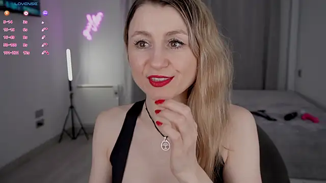 Snapshot of __Milana____ chatting on May 7, 2026, 6:33 pm Milana online show from May 7, 2026, 6:33 pm