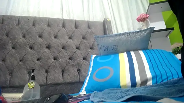 Snapshot of ANA-BULLOCK- chatting on September 30, 2025, 12:22 pm ANA-BULLOCK- online show from September 30, 2025, 12:22 pm