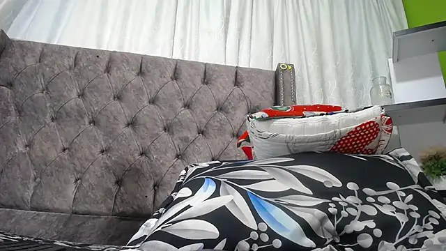 ANA-BULLOCK- online show from December 21, 2025, 12:07 pm