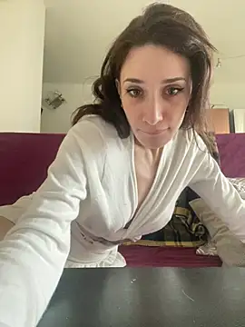 Snapshot of laprincesa2punto0 chatting on March 13, 2025, 12:24 pm laprincesa2punto0 online show from March 13, 2025, 12:24 pm