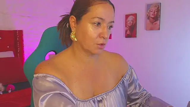 Snapshot of weet_Evans___ chatting on September 17, 2025, 3:08 am weet Evans online show from September 17, 2025, 3:08 am