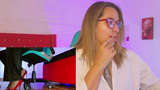 Snapshot of weet_Evans___ chatting on October 19, 2025, 3:09 am weet Evans online show from October 19, 2025, 3:09 am