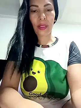 Snapshot of DaphneRosses chatting on May 5, 2026, 1:58 pm DaphneRosses online show from May 5, 2026, 1:58 pm