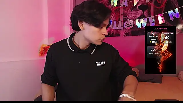 Snapshot of Draco_collins chatting on October 23, 2025, 8:07 pm Draco collins online show from October 23, 2025, 8:07 pm