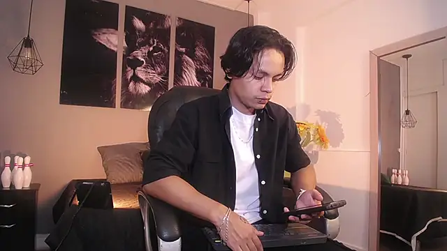 Snapshot of Draco_collins chatting on November 13, 2025, 5:06 pm Draco collins online show from November 13, 2025, 5:06 pm