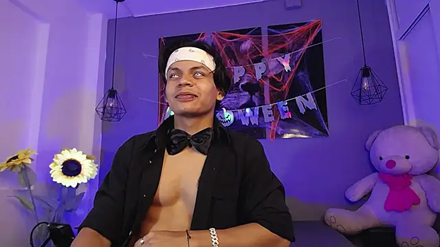 Snapshot of Draco_collins chatting on October 24, 2025, 8:41 pm Draco collins online show from October 24, 2025, 8:41 pm