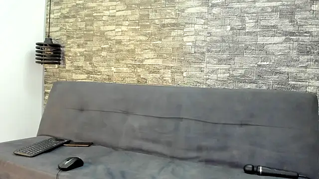 ASHLEY AND ASH online show from October 28, 2025, 10:20 pm