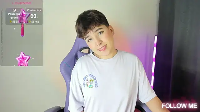 emma cute7 online show from November 14, 2025, 12:14 am