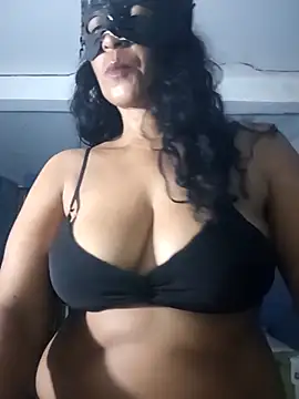 Snapshot of Amazona-latina chatting on November 2, 2025, 4:50 am Amazona-latina online show from November 2, 2025, 4:50 am