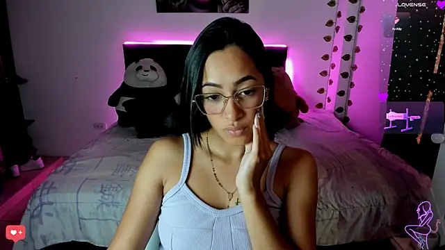 Snapshot of Vickysth chatting on March 10, 2025, 9:29 pm Vickysth online show from March 10, 2025, 9:29 pm