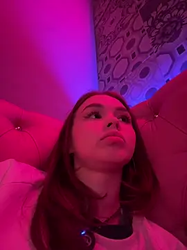 MiraBliss online show from April 18, 2026, 8:31 pm