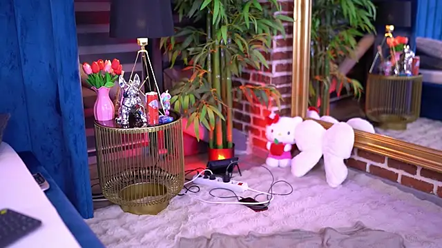 TanyaVonDe online show from February 13, 2026, 6:41 pm