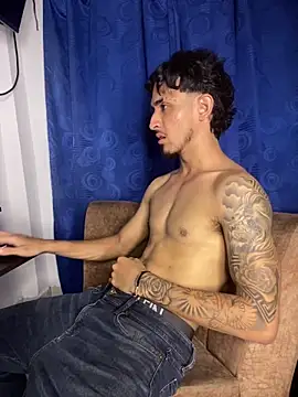 Snapshot of Zayn_kane chatting on February 14, 2026, 1:06 am Zayn kane online show from February 14, 2026, 1:06 am