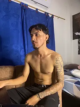 Snapshot of Zayn_kane chatting on February 10, 2026, 4:11 am Zayn kane online show from February 10, 2026, 4:11 am