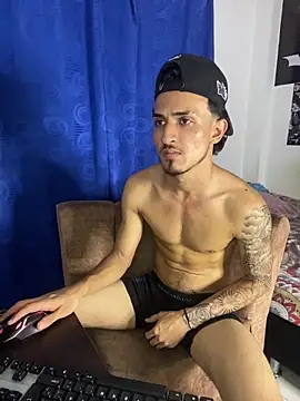 Snapshot of Zayn_kane chatting on October 25, 2025, 12:32 am Zayn kane online show from October 25, 2025, 12:32 am