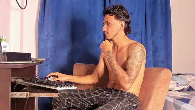 Snapshot of Zayn_kane chatting on February 19, 2026, 3:36 am Zayn kane online show from February 19, 2026, 3:36 am