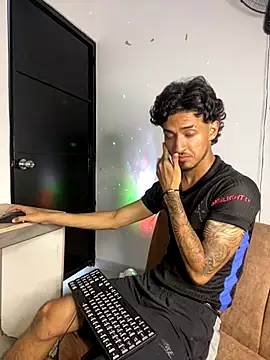 Snapshot of Zayn_kane chatting on November 6, 2025, 1:15 pm Zayn kane online show from November 6, 2025, 1:15 pm