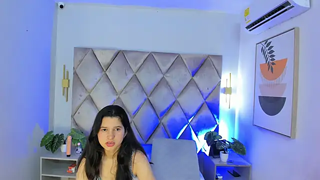 Snapshot of lucianasmith_ chatting on March 15, 2025, 12:02 pm lucianasmith online show from March 15, 2025, 12:02 pm