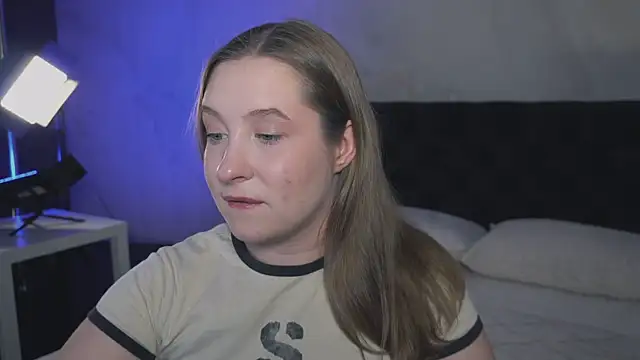 Snapshot of saint_trisha chatting on March 3, 2026, 8:27 pm saint trisha online show from March 3, 2026, 8:27 pm