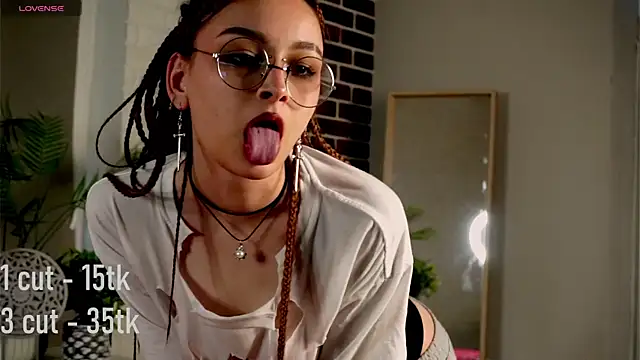 WilonaBiddix online show from March 12, 2025, 3:51 pm