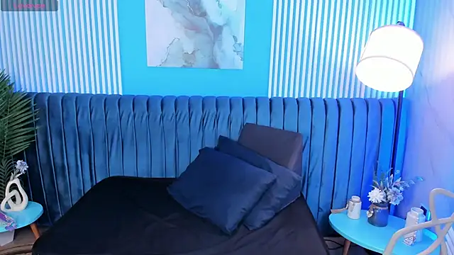 roxy hell online show from September 20, 2025, 7:08 pm