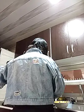 Snapshot of Nathaly_12 chatting on November 12, 2025, 6:12 pm Nathaly 12 online show from November 12, 2025, 6:12 pm