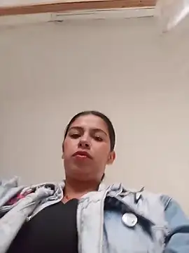 Snapshot of Nathaly_12 chatting on May 21, 2026, 6:05 pm Nathaly 12 online show from May 21, 2026, 6:05 pm