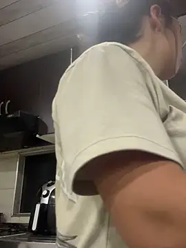 Snapshot of Nathaly_12 chatting on November 12, 2025, 5:44 am Nathaly 12 online show from November 12, 2025, 5:44 am