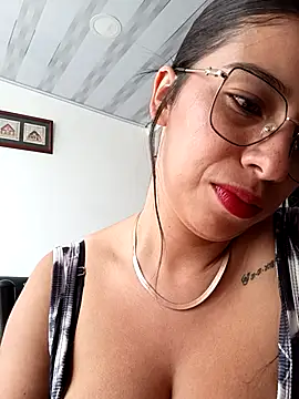 Snapshot of Nathaly_12 chatting on November 11, 2025, 5:41 pm Nathaly 12 online show from November 11, 2025, 5:41 pm