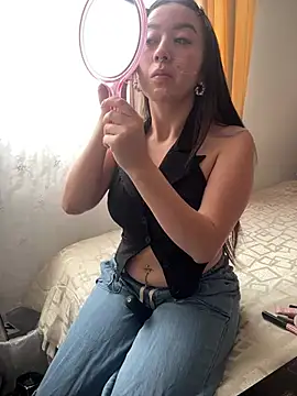 VictoriaGerard Pink online show from February 10, 2026, 5:12 pm