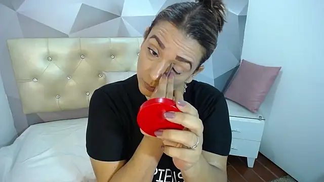 Snapshot of Milf-Prettyboobs chatting on October 27, 2025, 11:11 am Milf-Prettyboobs online show from October 27, 2025, 11:11 am