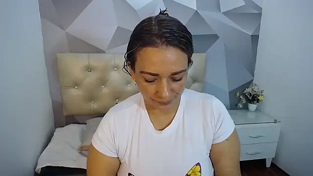 Snapshot of Milf-Prettyboobs chatting on October 28, 2025, 11:09 am Milf-Prettyboobs online show from October 28, 2025, 11:09 am