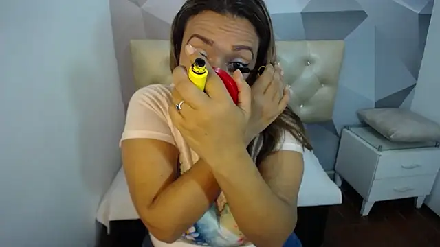 Snapshot of Milf-Prettyboobs chatting on November 26, 2025, 10:48 am Milf-Prettyboobs online show from November 26, 2025, 10:48 am