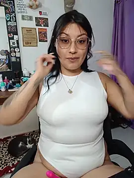 Snapshot of DaniPoison chatting on June 10, 2026, 6:09 pm DaniPoison online show from June 10, 2026, 6:09 pm