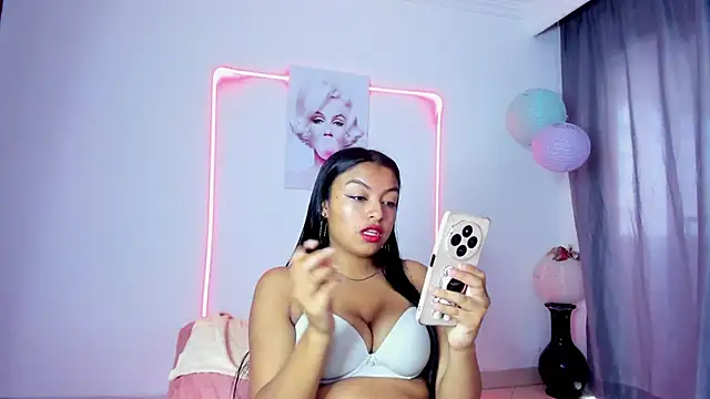 Snapshot of sweet_cinamon chatting on November 25, 2025, 2:39 pm sweet cinamon online show from November 25, 2025, 2:39 pm