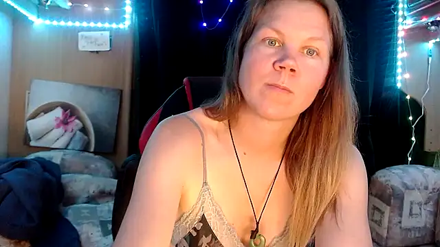 CallMeMaria online show from March 3, 2025, 1:12 pm