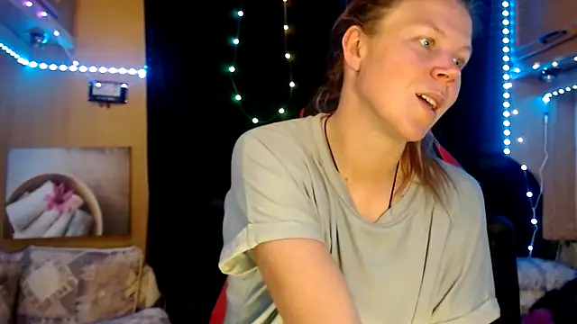 CallMeMaria online show from February 28, 2025, 1:25 pm