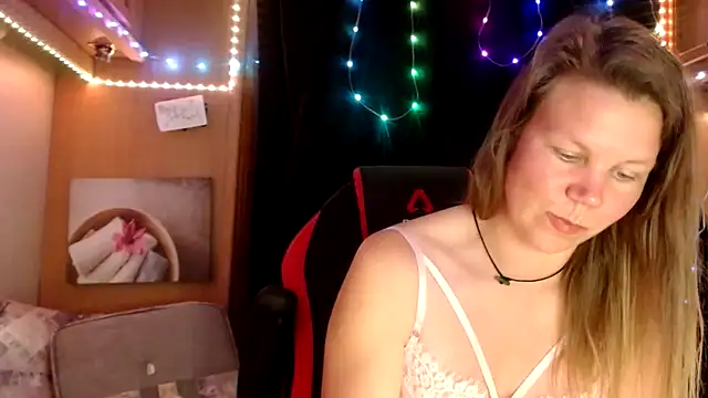 CallMeMaria online show from March 10, 2025, 2:05 pm