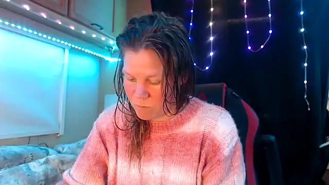 CallMeMaria online show from March 18, 2025, 2:06 pm