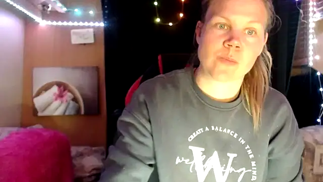 CallMeMaria online show from March 4, 2025, 5:56 pm