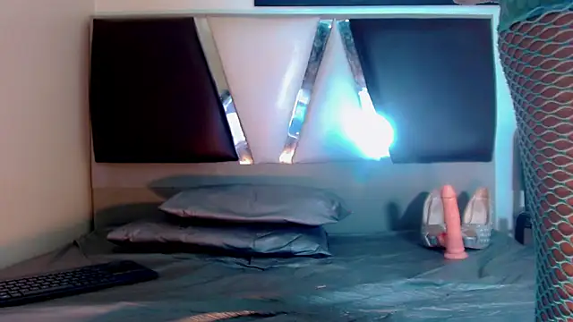 Snapshot of alexsandra_kiss chatting on November 14, 2025, 11:25 am alexsandra kiss online show from November 14, 2025, 11:25 am