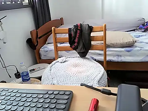 mak mark92 online show from October 19, 2025, 1:52 am