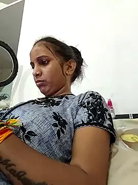 Snapshot of Hotty-Nidhi chatting on October 9, 2025, 3:40 am Hotty-Nidhi online show from October 9, 2025, 3:40 am