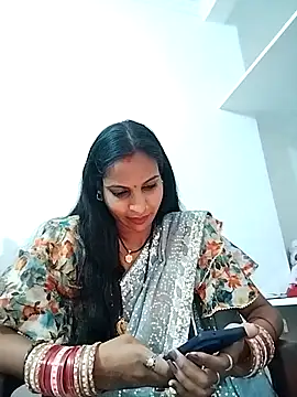Snapshot of Hotty-Nidhi chatting on March 19, 2025, 9:28 am Hotty-Nidhi online show from March 19, 2025, 9:28 am
