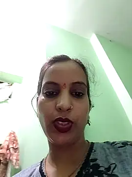 Snapshot of Hotty-Nidhi chatting on July 3, 2026, 4:02 pm Hotty-Nidhi online show from July 3, 2026, 4:02 pm