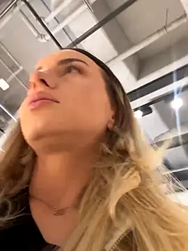 AlexisWhit online show from October 26, 2025, 8:48 am