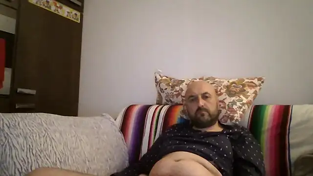 maxxxio12 online show from April 16, 2026, 9:39 pm