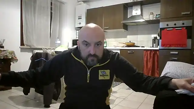 maxxxio12 online show from April 8, 2026, 6:53 pm