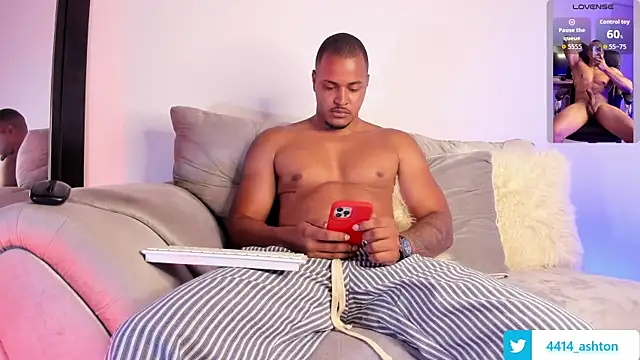 AshtonnSummer online show from September 25, 2025, 4:13 pm