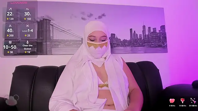 Snapshot of Leila_Saadi chatting on March 18, 2025, 12:39 pm Leila Saadi online show from March 18, 2025, 12:39 pm